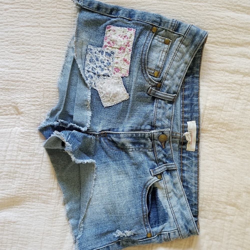 FOREVER 21 shorts